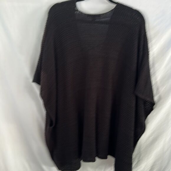 Lauren Boho black woven lightweight sweater/poncho - Picture 3 of 3